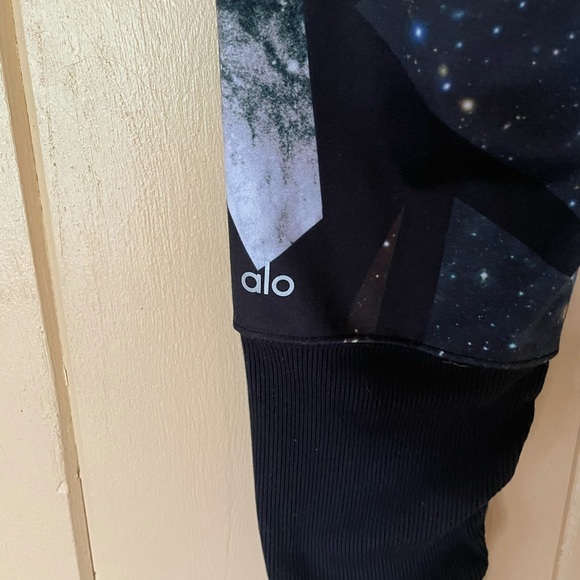 Alo Yoga Galaxy Print Goddess Legging Size Small - Picture 7 of 8